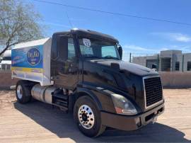 2012 Volvo VNL 4X2, $ 658,000.00, AR206224