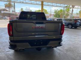 2022 GMC Sierra Crew Cab AT4